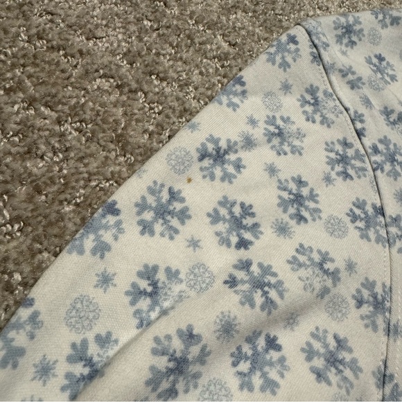 Blue Snowflake Vintage Turtleneck Top - Picture 2 of 4